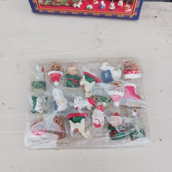 Set of 18 Mini Christmas Winter Wonderland Ornaments Hand Painted - Picture 5 of 5